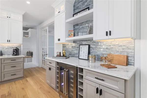 $2,399,900 | 35 Beech Crest Road, East Greenwich, RI 02818