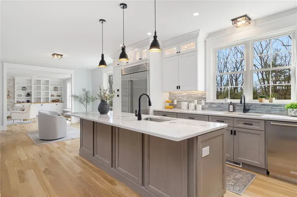 $2,399,900 | 35 Beech Crest Road, East Greenwich, RI 02818