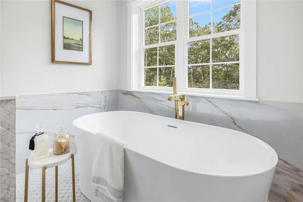 $2,399,900 | 35 Beech Crest Road, East Greenwich, RI 02818