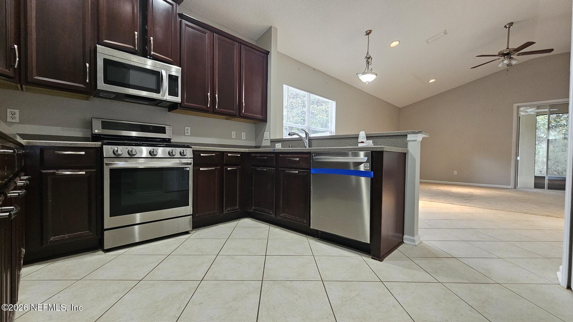 5935 Brush Hollow Road Jacksonville, FL 32258 - Photo 4 of 13 3a928fce-0fbc-4c40-9752-7b27db7b09fe