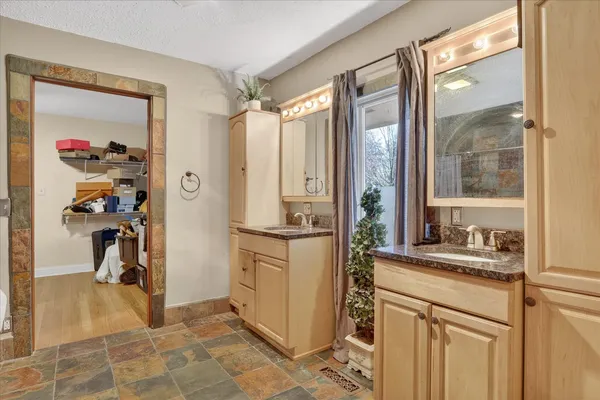 $475,000 | 5992 Palisades Parkway, Rockford, IL 61109