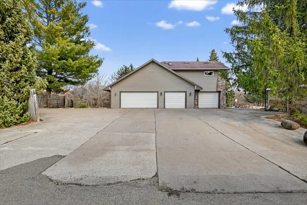 $475,000 | 5992 Palisades Parkway, Rockford, IL 61109