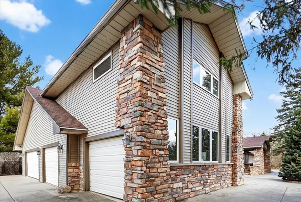 $475,000 | 5992 Palisades Parkway, Rockford, IL 61109