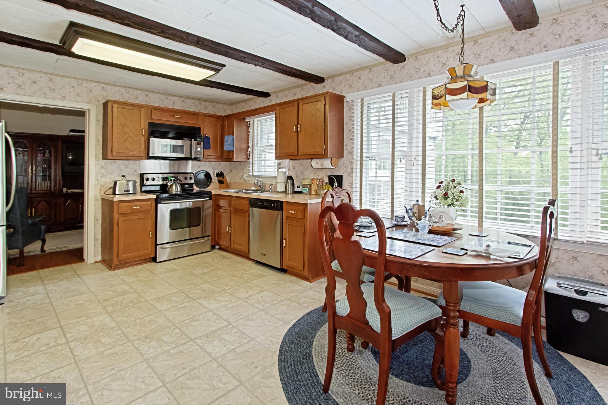 8111 West Point Drive Springfield, VA 22153 - Photo 15 of 28 Kitchen