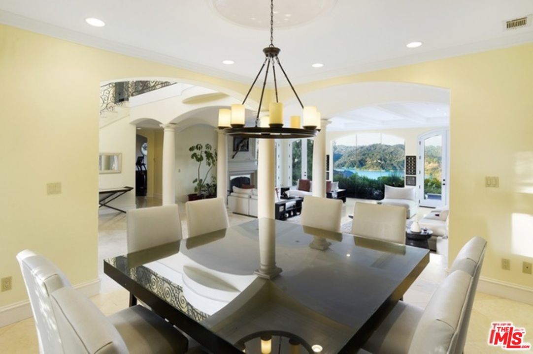 1456 Stradella Road Los Angeles, CA 90077 - Photo 11 of 25