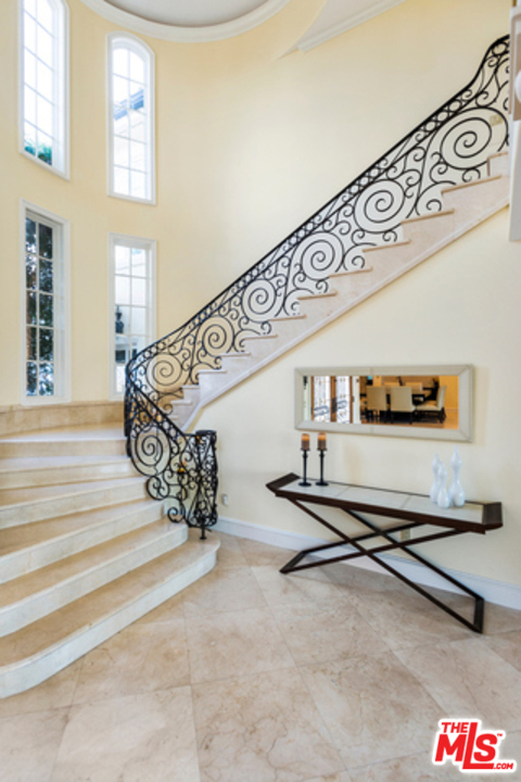 1456 Stradella Road Los Angeles, CA 90077 - Photo 13 of 25