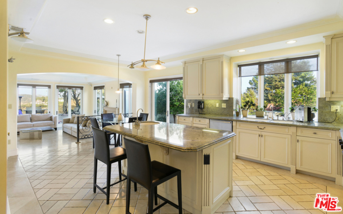 1456 Stradella Road Los Angeles, CA 90077 - Photo 19 of 25