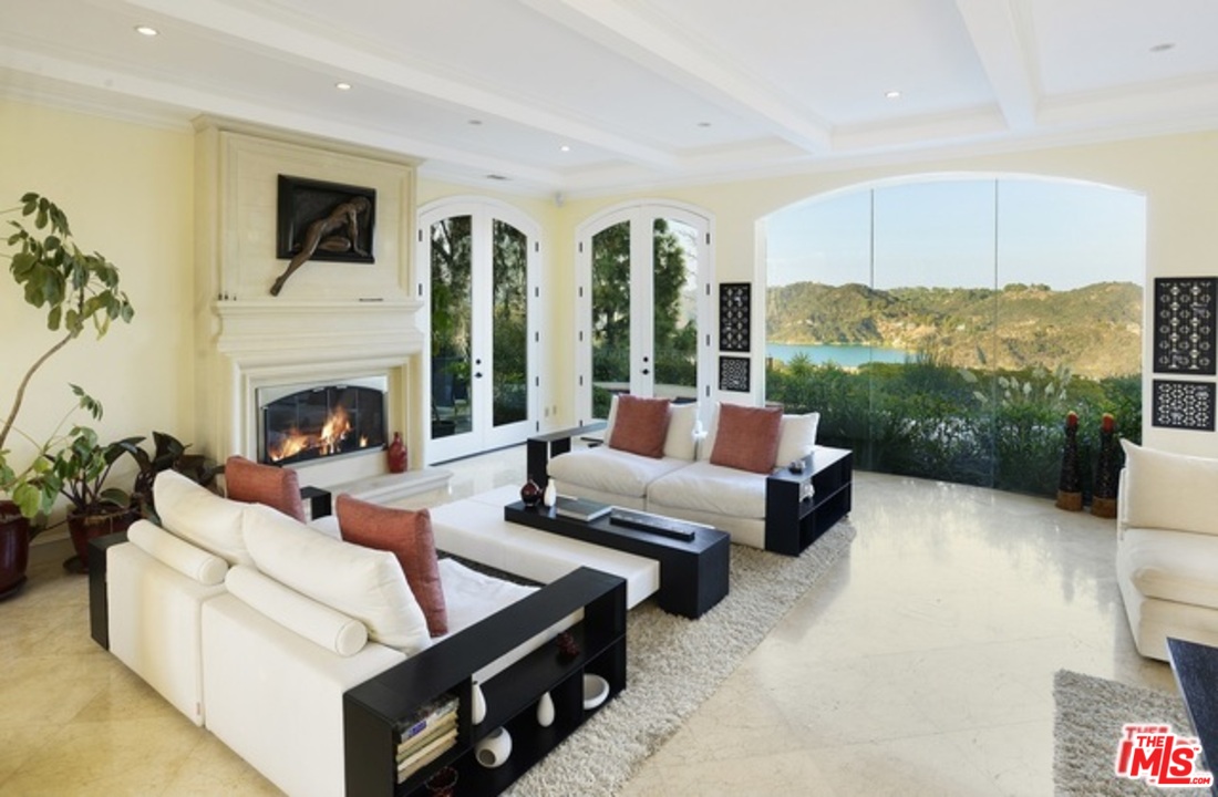 1456 Stradella Road Los Angeles, CA 90077 - Photo 4 of 25