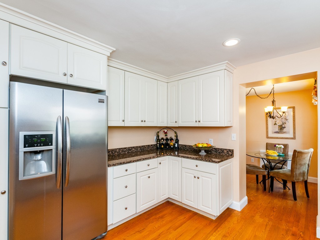 340 Russett Road Brookline, MA 02467 - Photo 8 of 16 Gallery Image 8