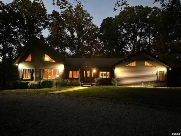 $782,500 | 5446 North 1700th Street, Dieterich, IL 62424