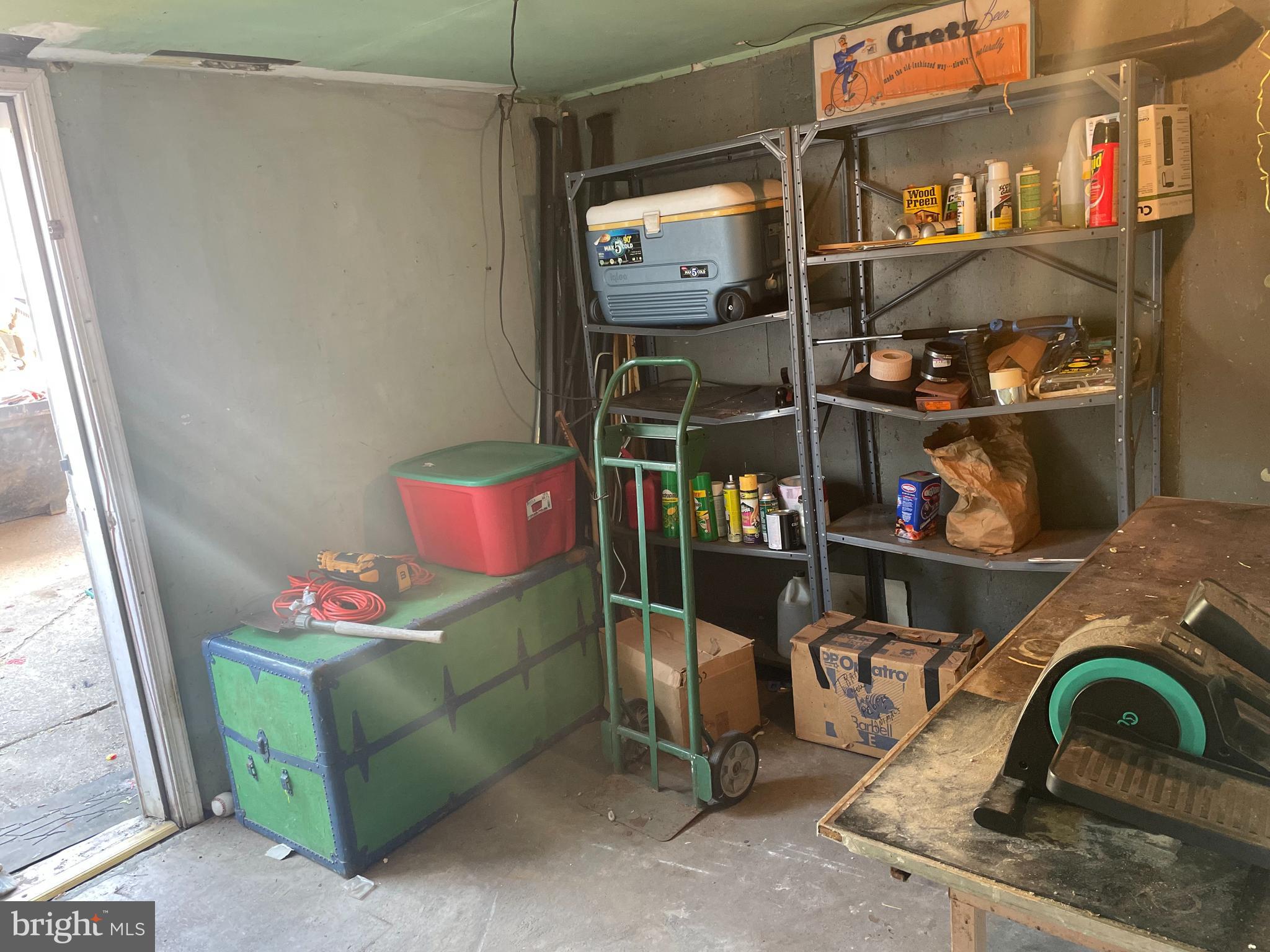 9117 Ryerson Road Philadelphia, PA 19114 - Photo 18 of 18 Garage