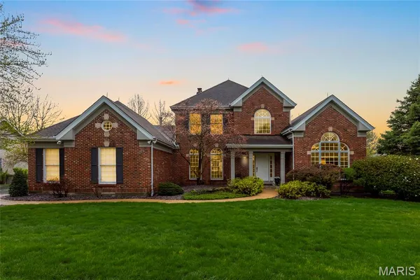 $974,900 | 15838 Barons Way Drive, Chesterfield, MO 63017