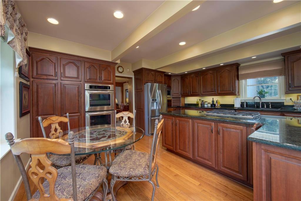 525 Great Belt Road Butler, PA 16002 - Photo 7 of 25 An entertainer's dream! Exceptional quality can be found in this luxurious kitchen with granite counters and stainless appliances.