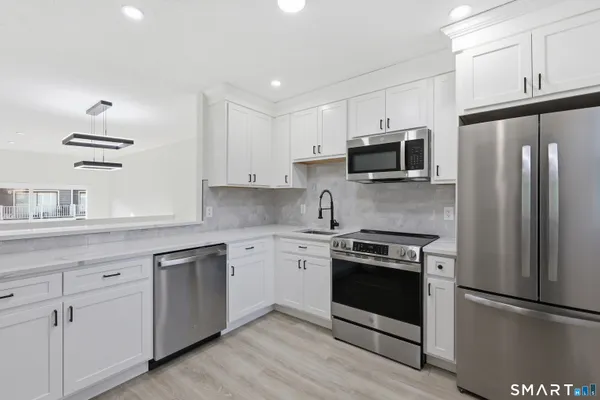 $259,900 | 50 Meetinghouse Village, Unit 2, Meriden, CT 06450