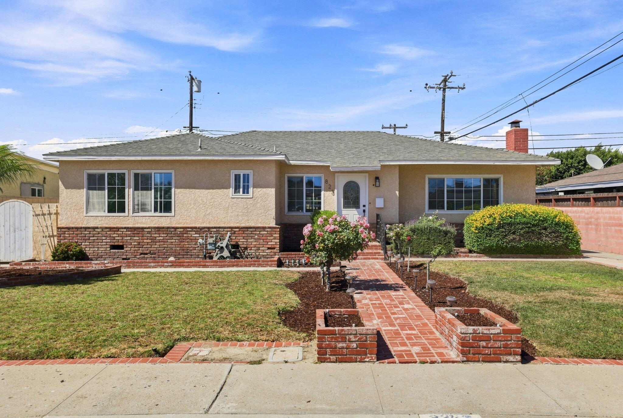 823 West Roderick Avenue Oxnard, CA 93030 - Photo 1 of 34 1-web-or-mls-0R3A7365