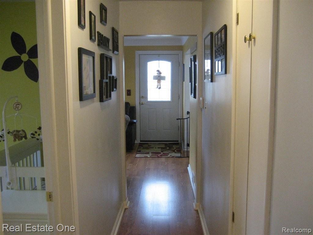 492 East 14 Mile Road Clawson, MI 48017 - Photo 15 of 26 BEST HALLWAY.jpg