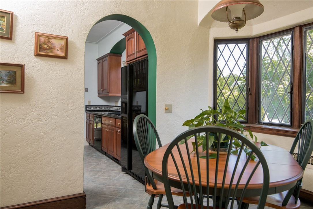 22 Wells Street Westerly, RI 02891 - Photo 12 of 40 Breakfast Room