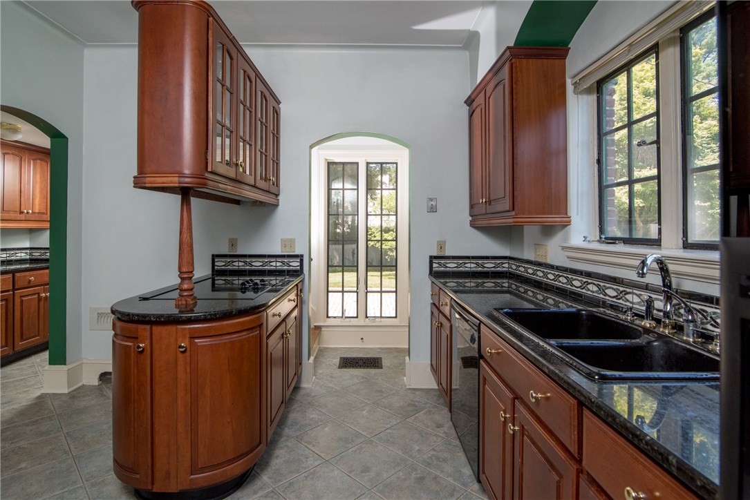 22 Wells Street Westerly, RI 02891 - Photo 16 of 40