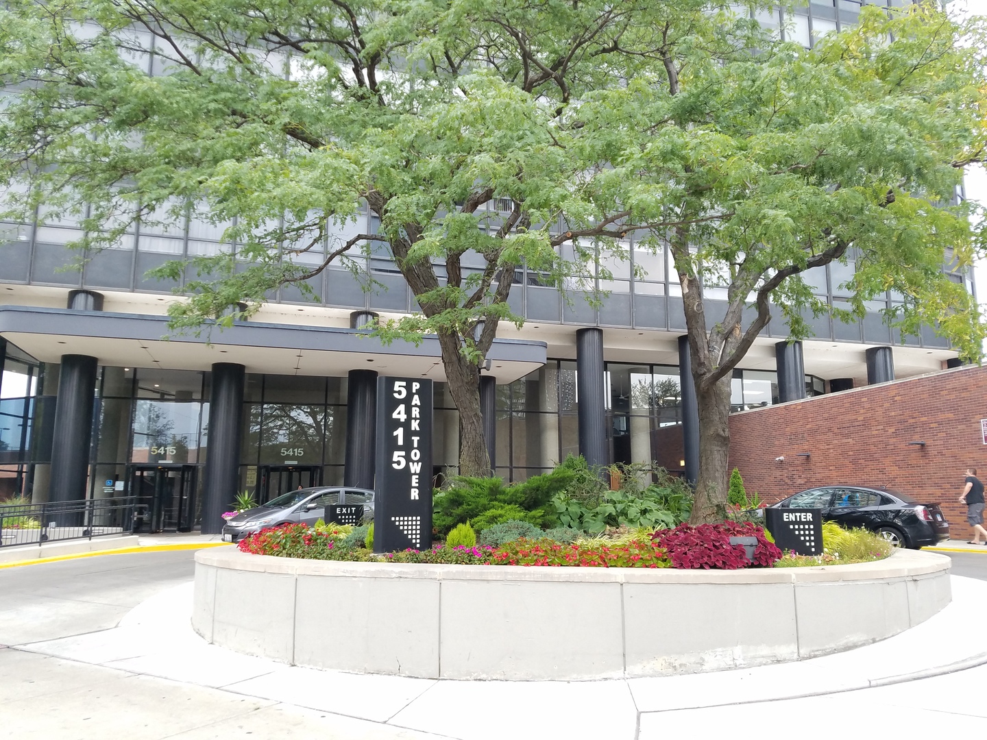 5415 North Sheridan Road, Unit 2201 Chicago, IL 60640 - Photo 2 of 26