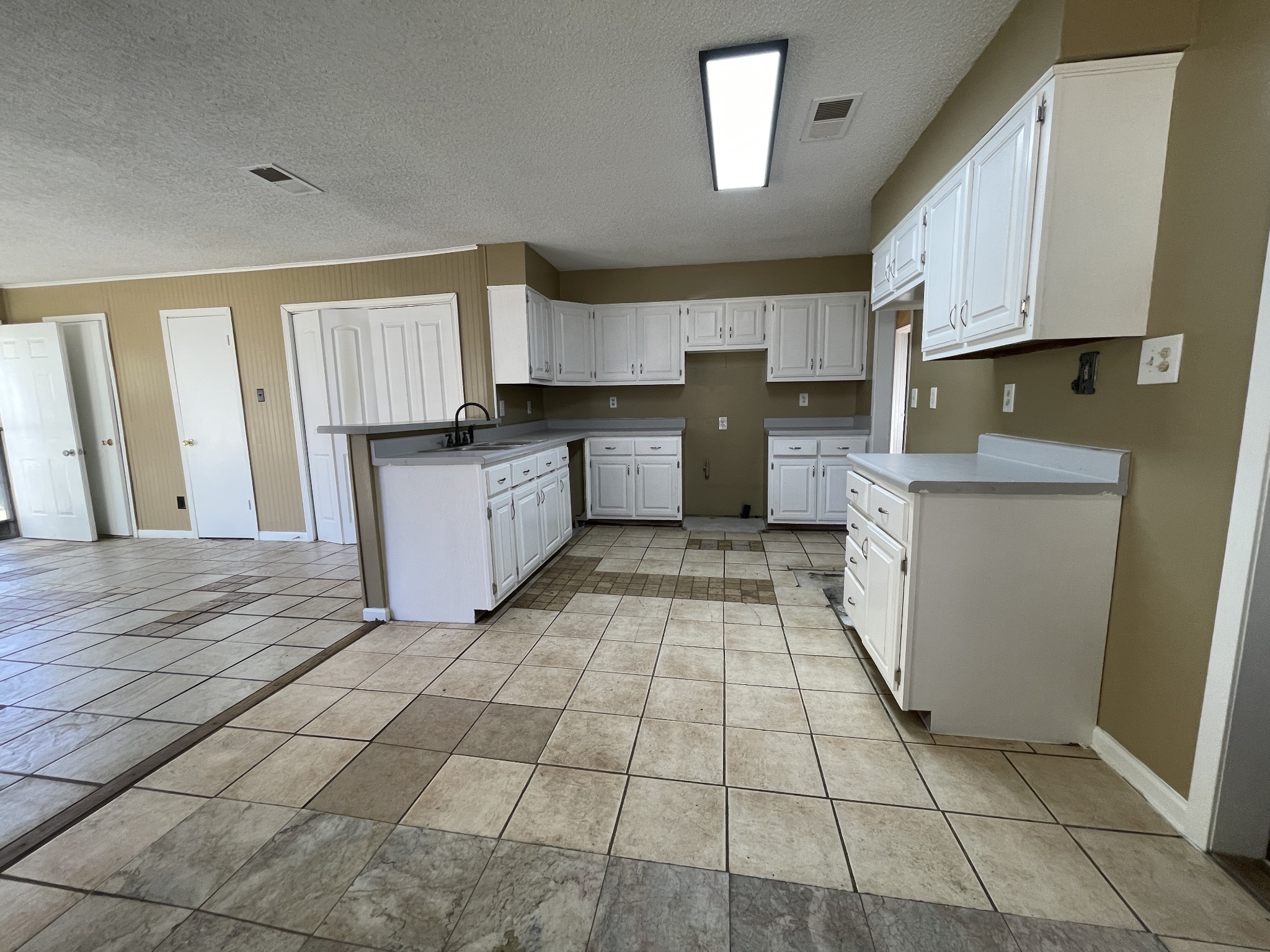 1852 Capri Road Memphis, TN 38117 - Photo 16 of 51