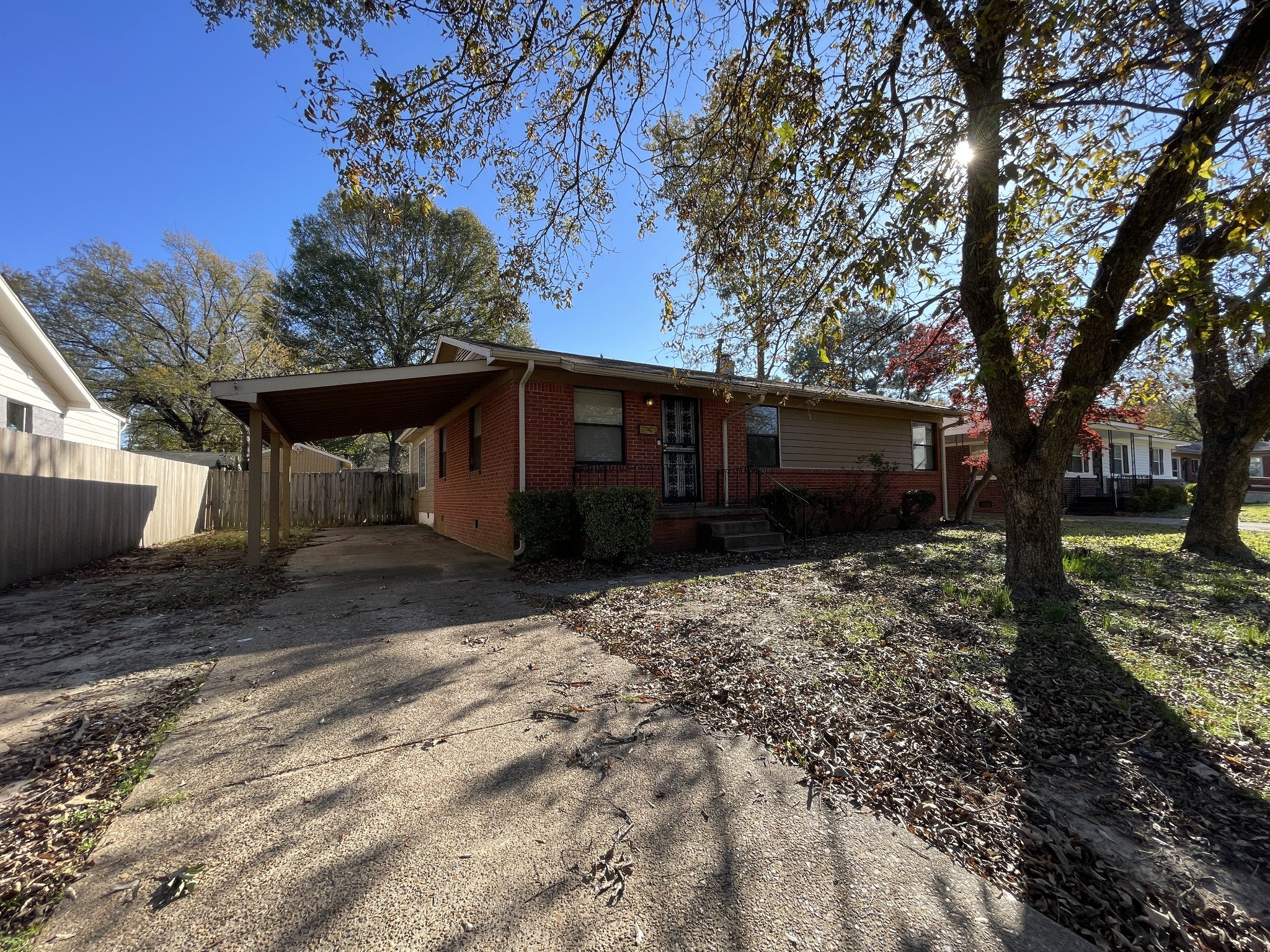 1852 Capri Road Memphis, TN 38117 - Photo 2 of 51