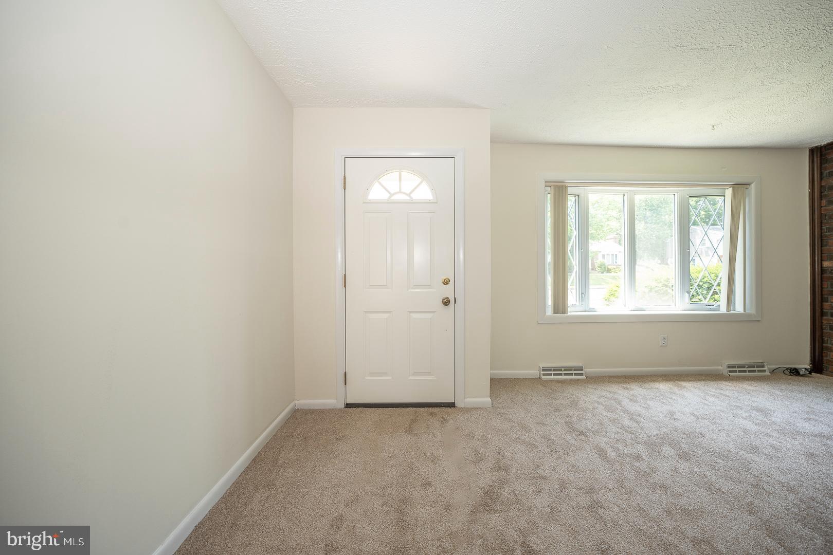 513 Rohach Road Aston, PA 19014 - Photo 5 of 51