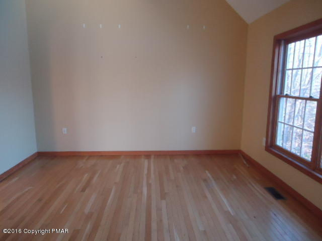 25 Pleasant Ridge Road East Stroudsburg, PA 18302 - Photo 4 of 14 DSC03337