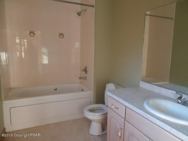 25 Pleasant Ridge Road East Stroudsburg, PA 18302 - Photo 8 of 14 DSC03361