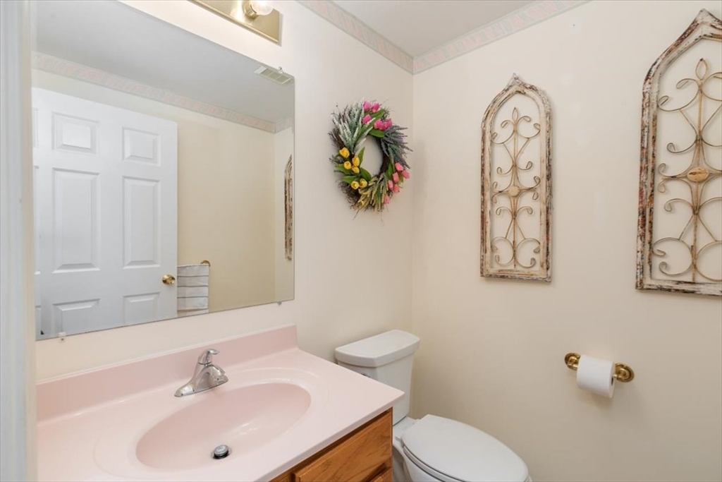 37 Chestnut Road Tyngsboro, MA 01879 - Photo 17 of 36 Gallery Image 17