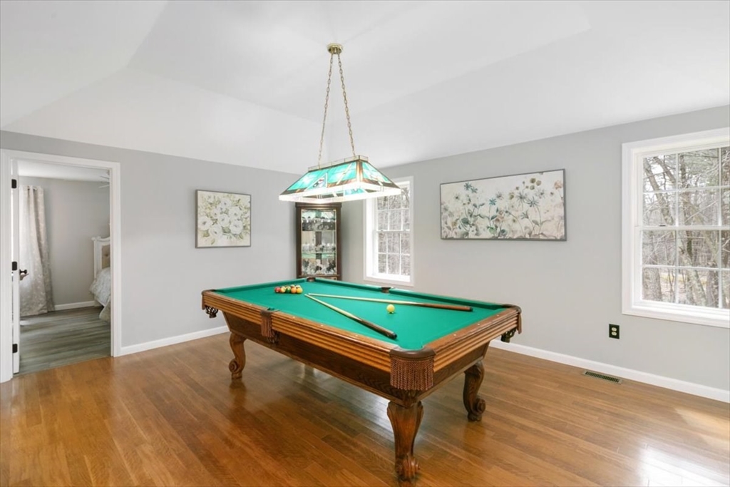 37 Chestnut Road Tyngsboro, MA 01879 - Photo 18 of 36 Gallery Image 18