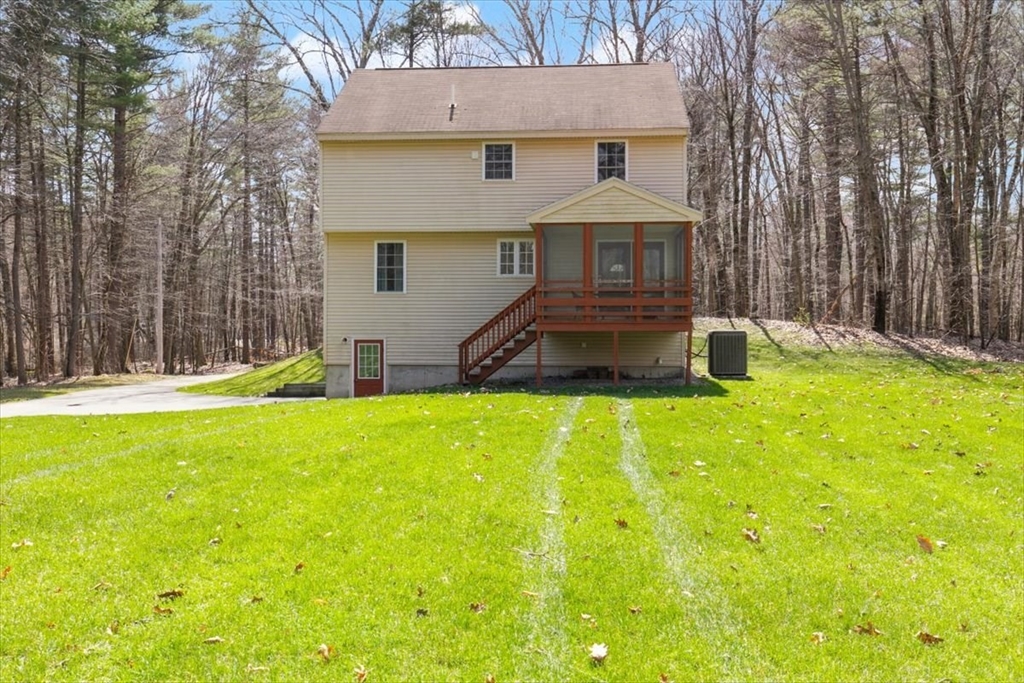 37 Chestnut Road Tyngsboro, MA 01879 - Photo 5 of 36 Gallery Image 5