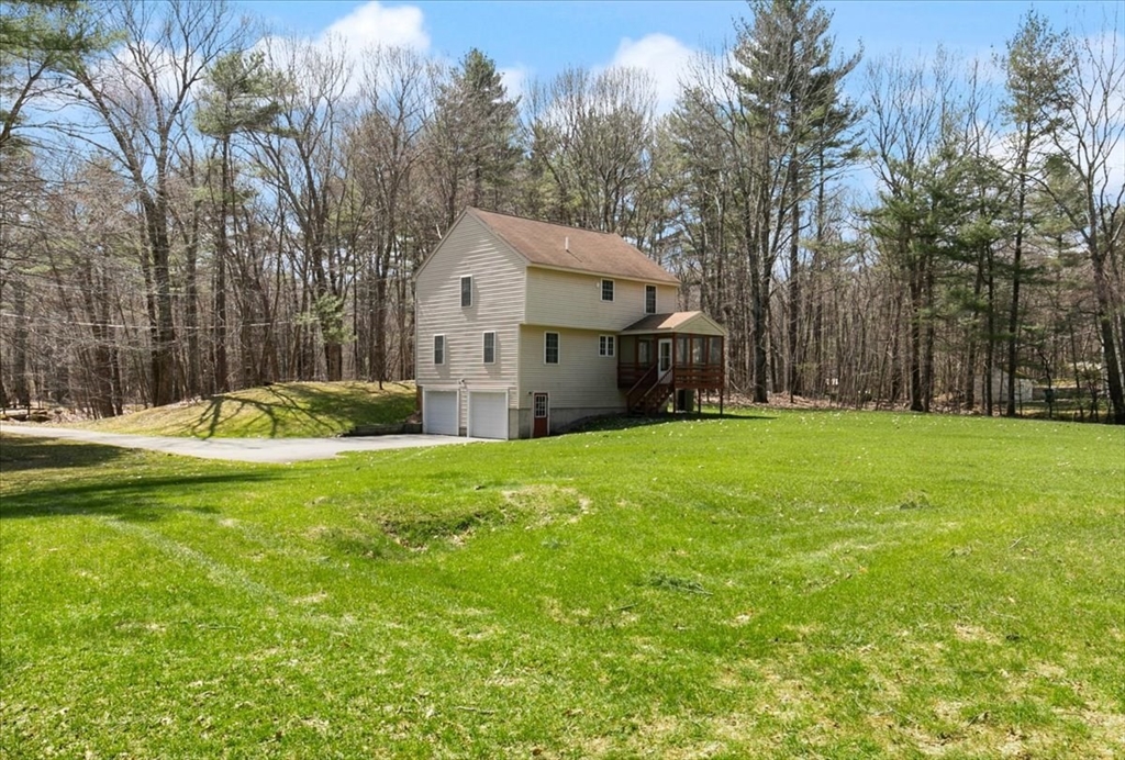 37 Chestnut Road Tyngsboro, MA 01879 - Photo 6 of 36 Gallery Image 6