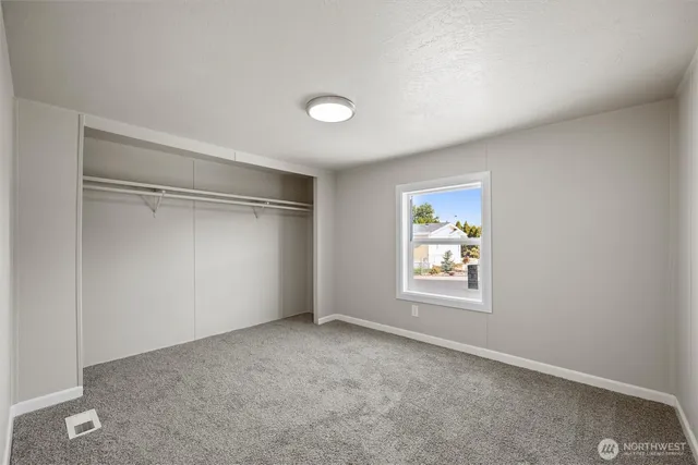 $99,900 | 681 Lonetree Lane, Richland, WA 99352