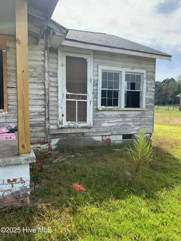 $93,500 | 610 Comfort Road, Richlands, NC 28574