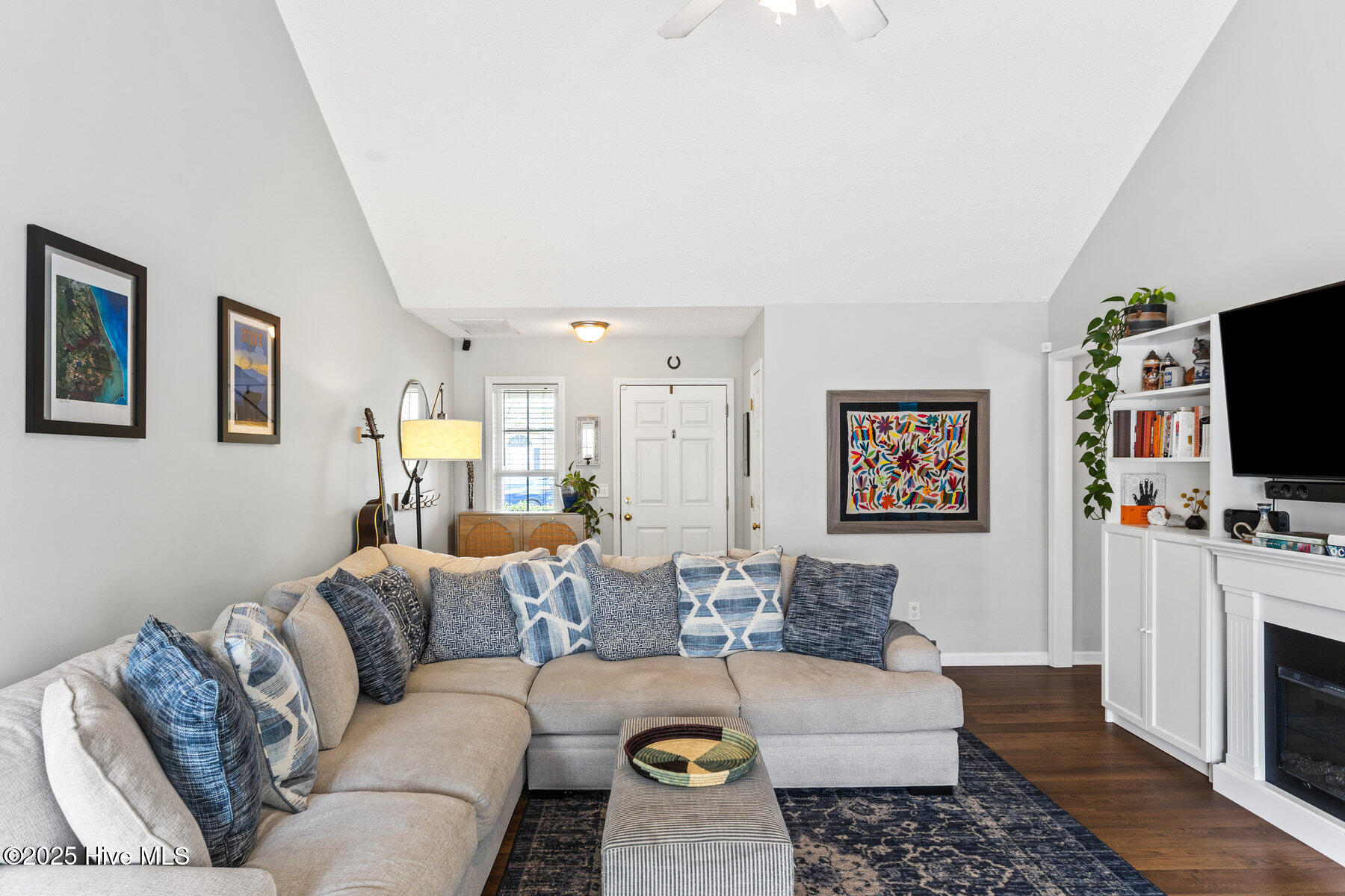 7002 Springer Road Wilmington, NC 28411 - Photo 5 of 23 Living room
