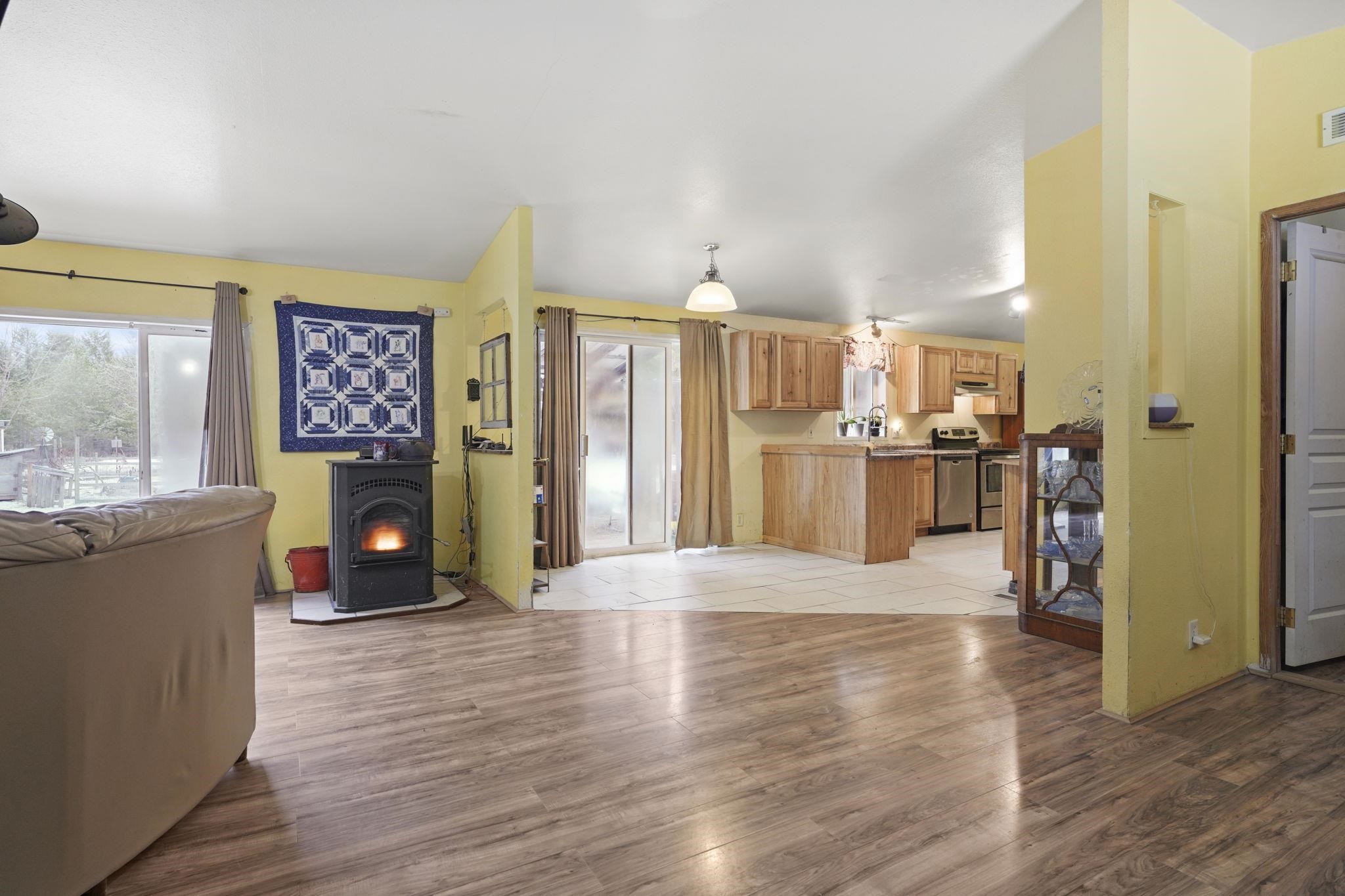 370 Ohana Road Newport, WA 99156 - Photo 3 of 45
