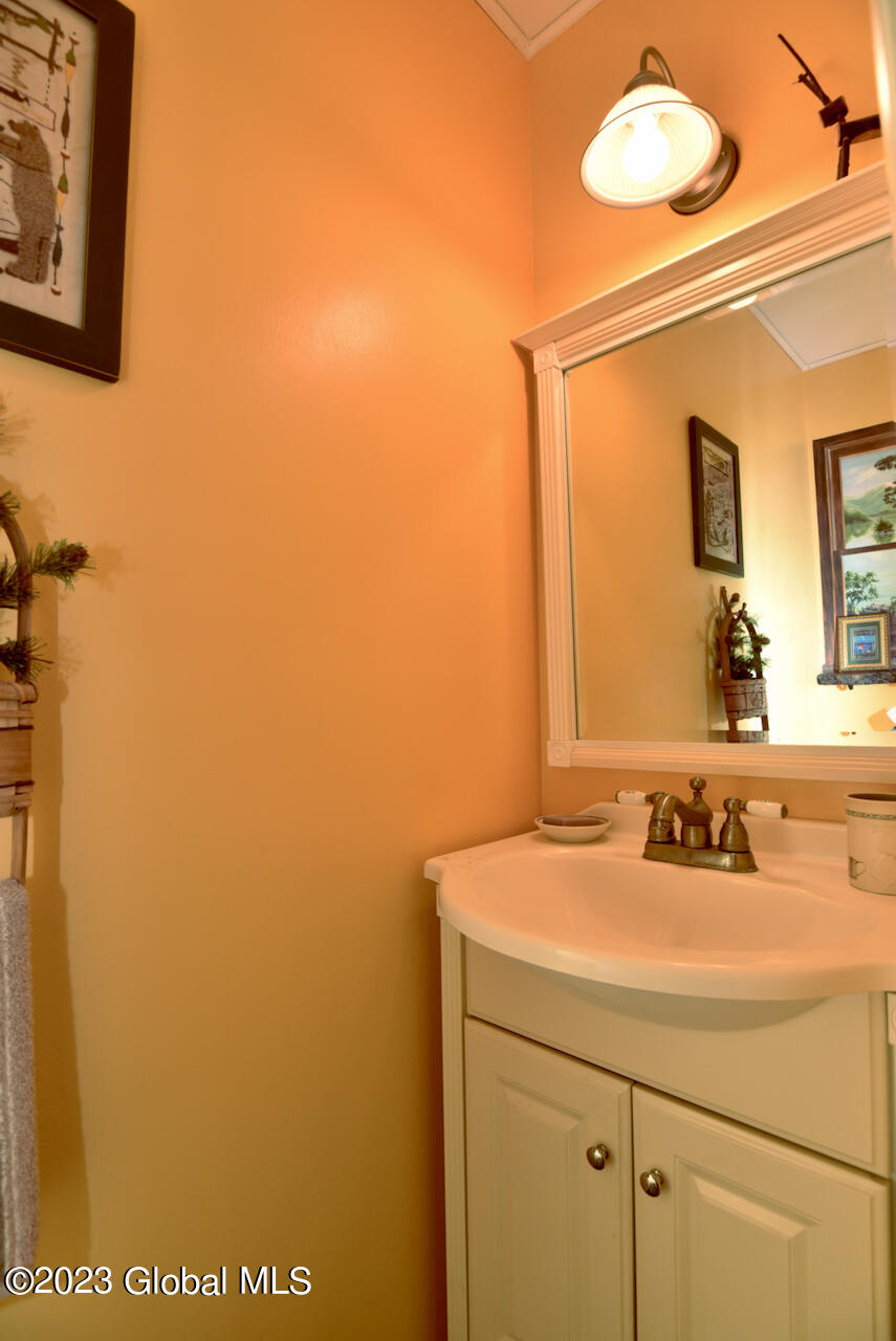 127 George Thompson Road Mechanicville, NY 12118 - Photo 20 of 38 25