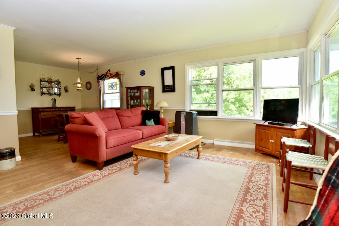 127 George Thompson Road Mechanicville, NY 12118 - Photo 9 of 38 8