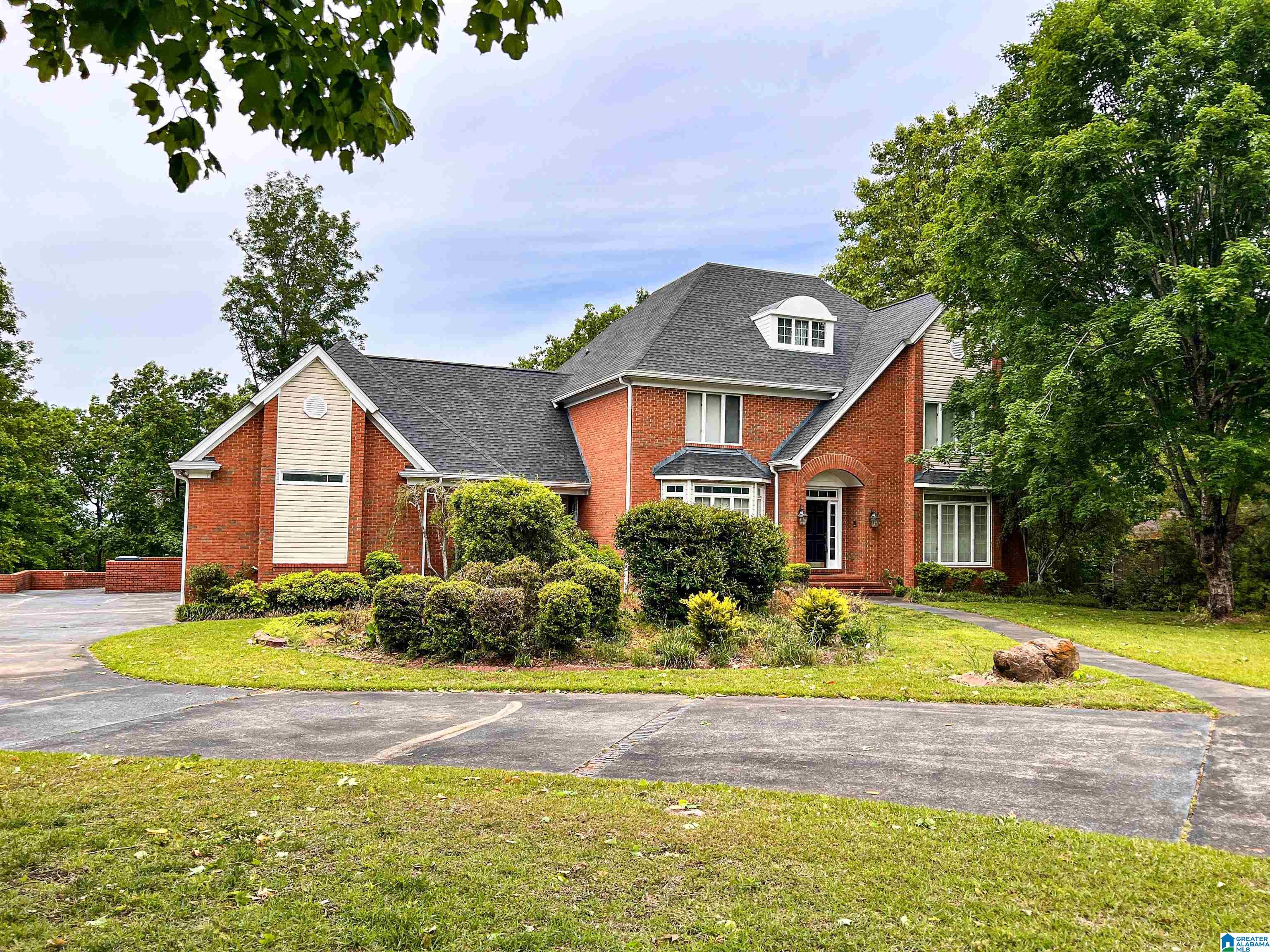 714 Hillyer High Road Anniston, AL 36207 - Photo 2 of 56
