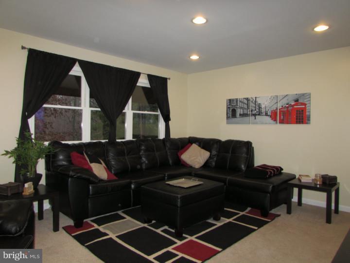 46 Spring Road Malvern, PA 19355 - Photo 3 of 15 Living Room