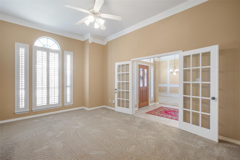 850 Turquoise Point Rockwall, TX 75032 - Photo 12 of 40 an empty room with windows and closet