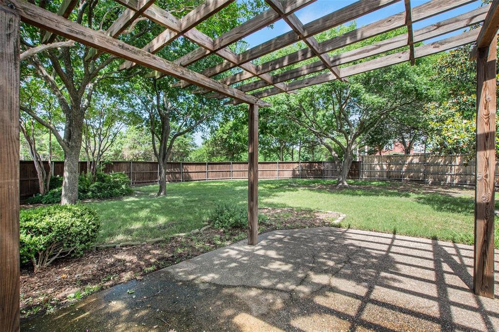 850 Turquoise Point Rockwall, TX 75032 - Photo 36 of 40 a view of a yard with a back yard