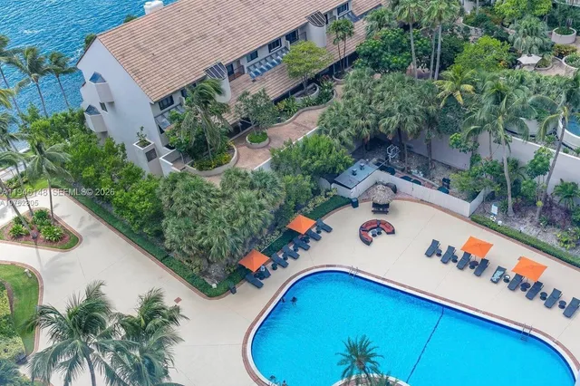 $2,700 | 540 Brickell Key Drive, Unit 1201, Miami, FL 33131