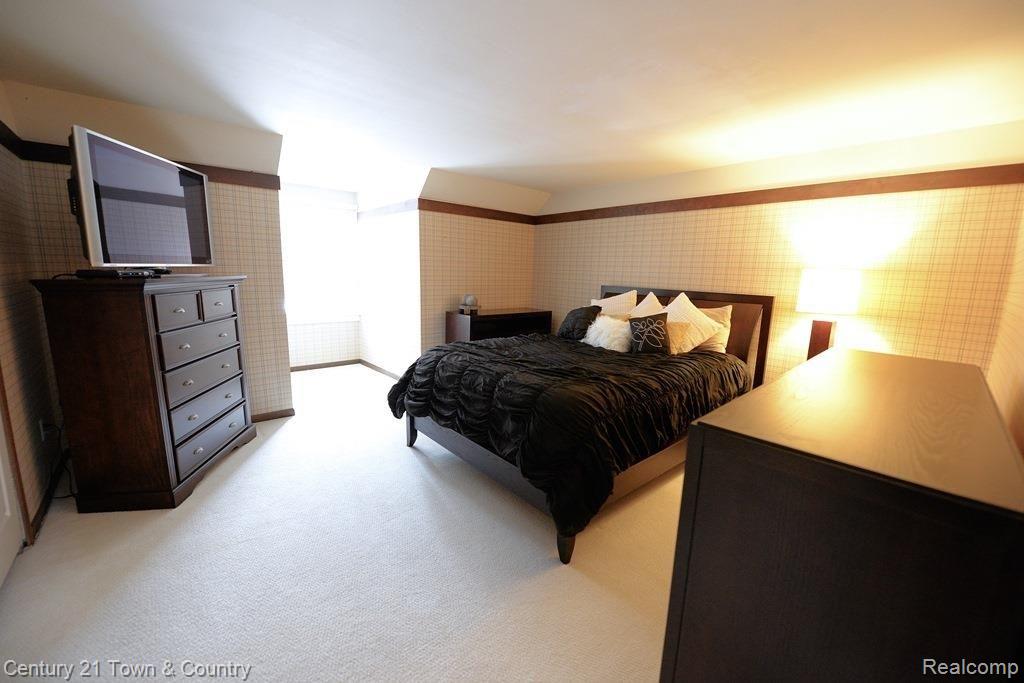 724 Stanford Circle Rochester, MI 48309 - Photo 23 of 50 Bedroom 3.jpg