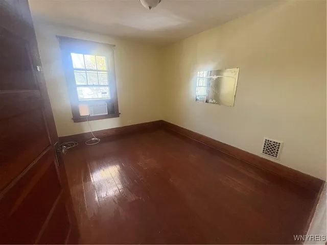 $1,600 | 2239 Willow Avenue, Niagara Falls, NY 14305