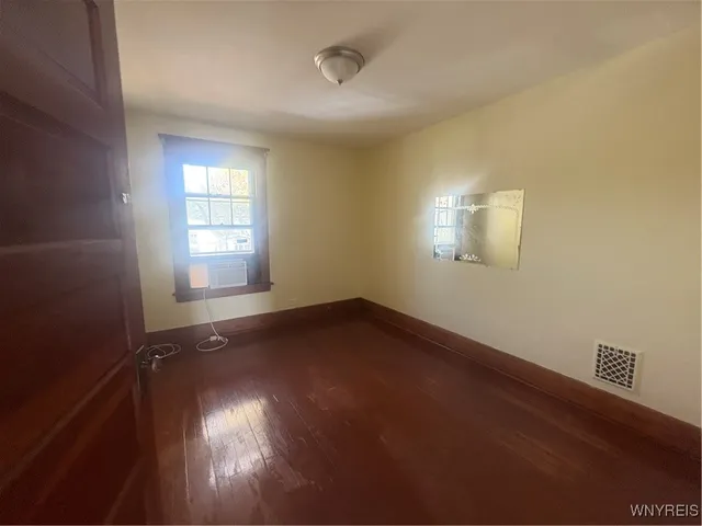 $1,600 | 2239 Willow Avenue, Niagara Falls, NY 14305