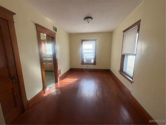 $1,600 | 2239 Willow Avenue, Niagara Falls, NY 14305