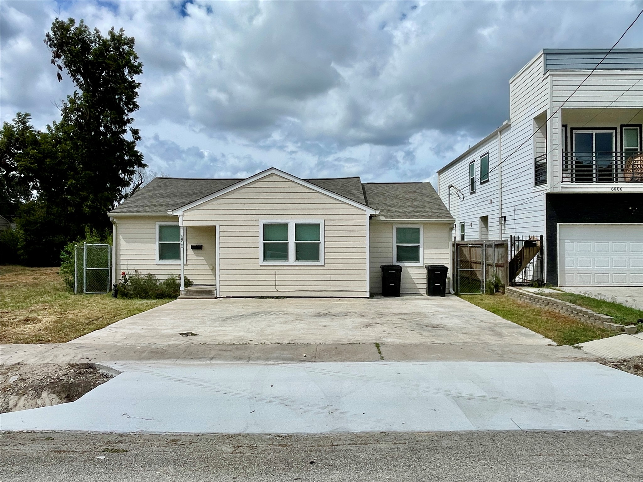 6810 Foster Street Houston, TX 77021 - Photo 2 of 24 Gallery Image 2