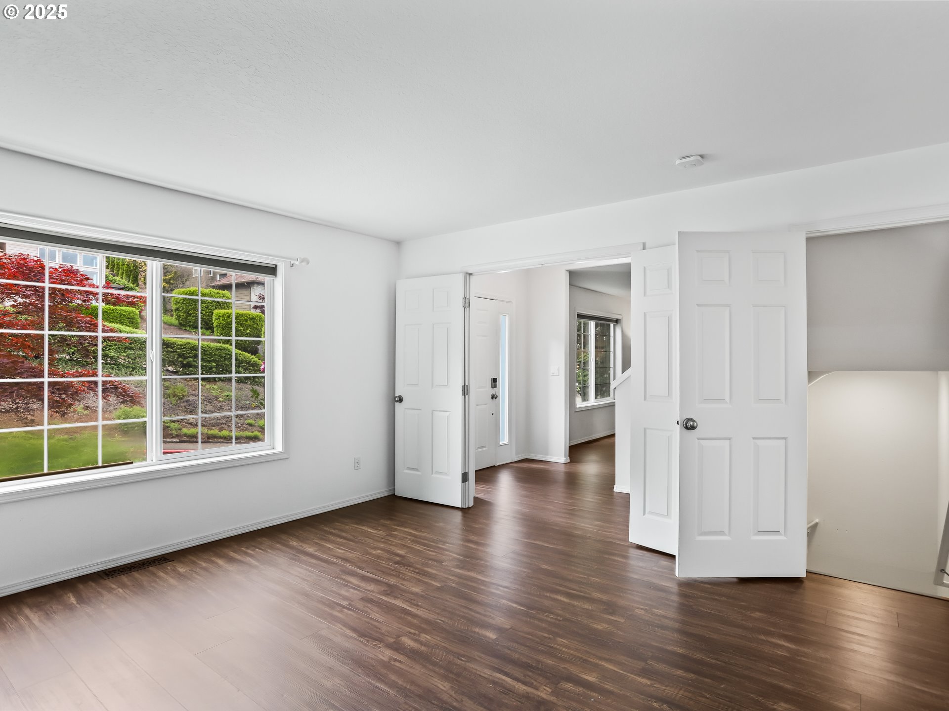13754 Southwest Benchview Place Portland, OR 97223 - Photo 3 of 24 Gallery Image 3