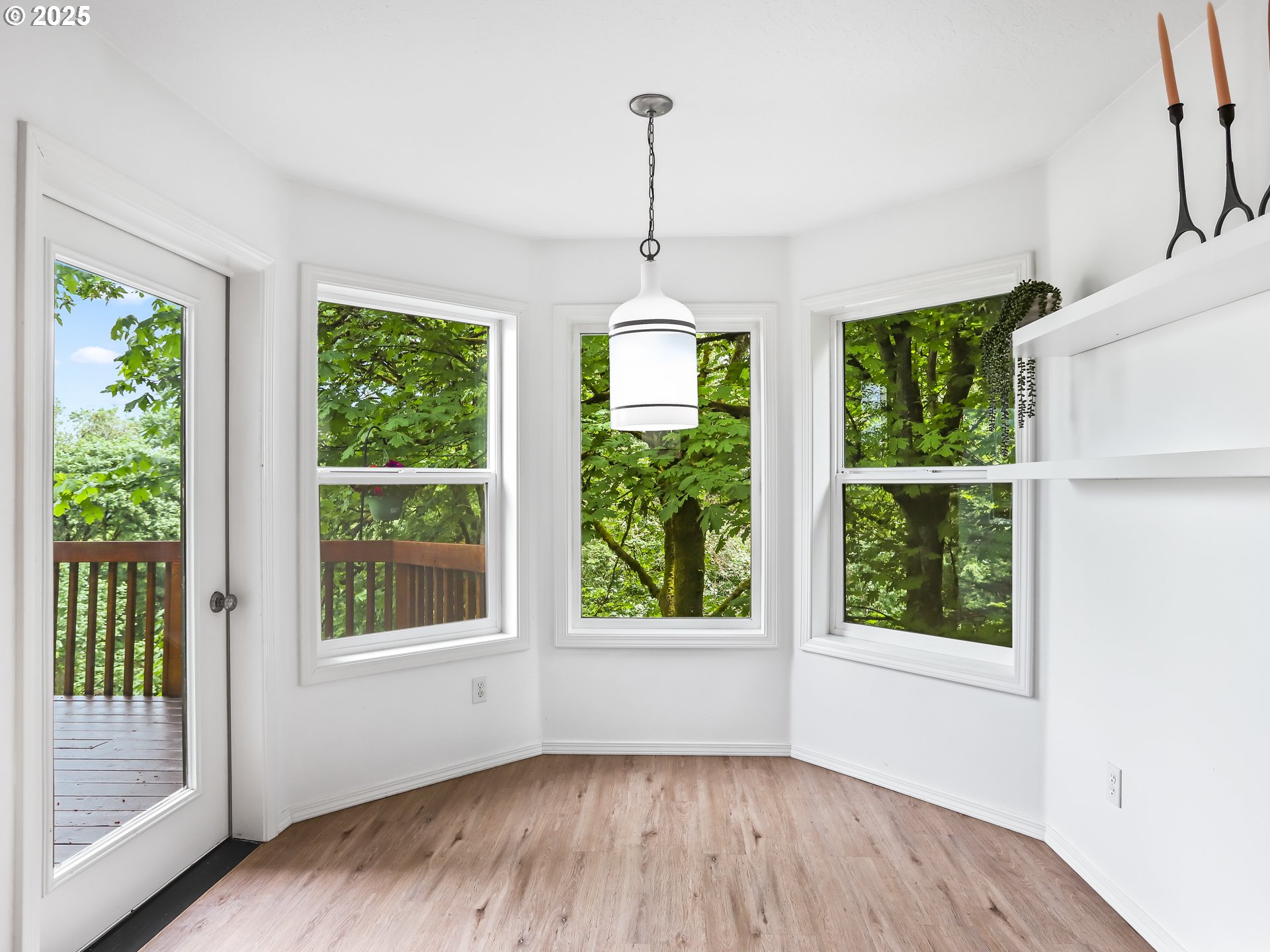 13754 Southwest Benchview Place Portland, OR 97223 - Photo 8 of 24 Gallery Image 8